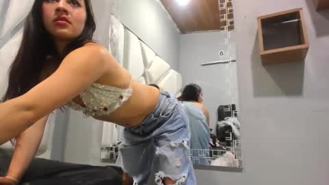 Snapshot of cooperemma_ chatting on December 2025 09:54:02 PM CooperEmma online show from December 2025 09:54:02 PM