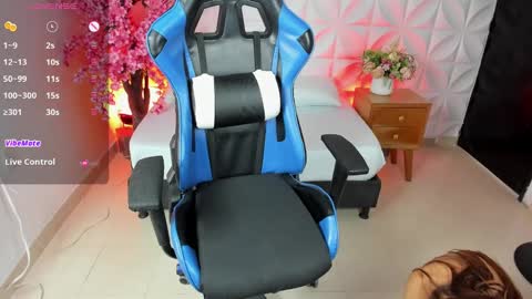  CORA  online show from December 2024 01:05:02 PM