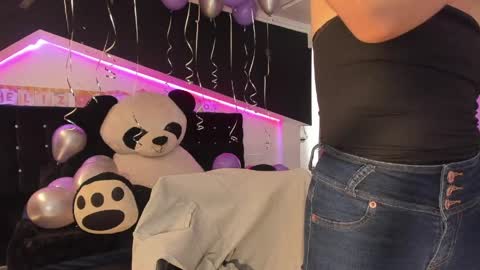 Coral  online show from April 2026 01:01:01 PM