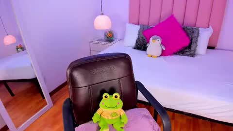 Carol Jhones  online show from November 2025 03:18:02 AM