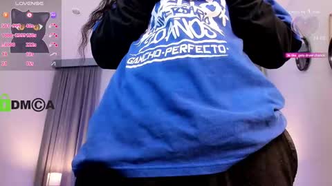 Snapshot of coralinericce_ chatting on September 2025 09:38:01 PM Coral Stefani online show from September 2025 09:38:01 PM