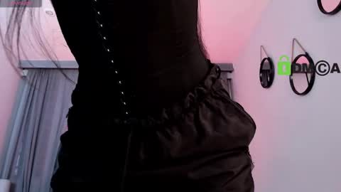 Snapshot of coralinericce_ chatting on November 2025 10:20:02 PM Coral Stefani online show from November 2025 10:20:02 PM