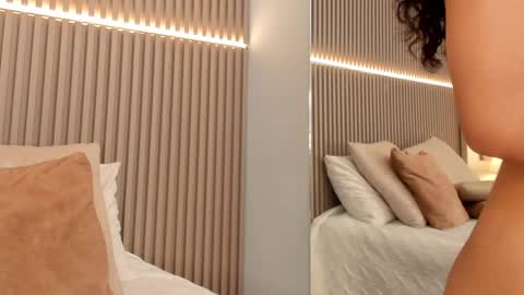 coralineross_ online show from February 2025 02:32:02 PM