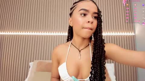 coralineross_ online show from February 2025 11:11:02 AM