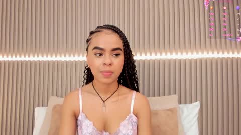 coralineross_ online show from February 2025 11:02:02 AM