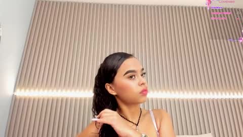 coralineross_ online show from March 2025 11:22:02 AM