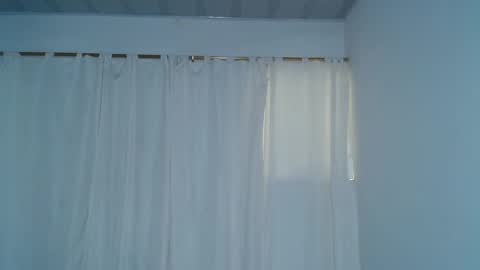 Coral Reyes online show from November 2025 05:13:02 PM