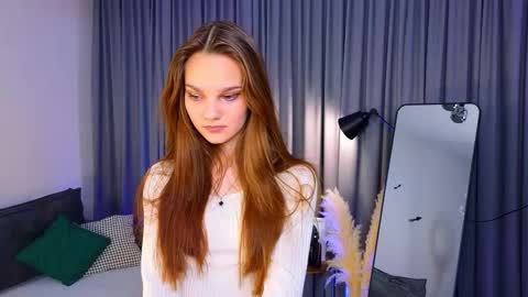 Lia online show from November 2025 03:45:01 PM