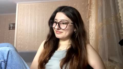 Elisheva online show from November 2025 01:44:02 PM