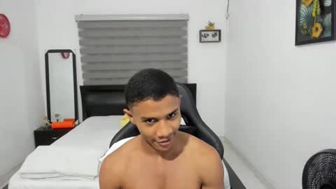 Ethan  online show from November 2025 11:15:01 PM