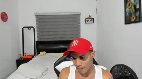 Ethan  online show from December 2025 11:33:02 PM