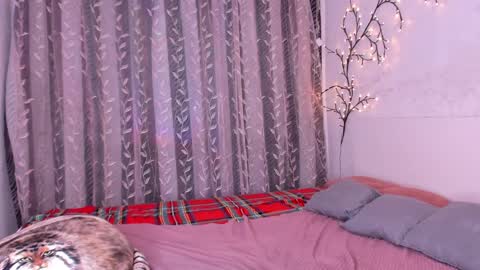 Alice online show from March 2025 04:03:02 AM