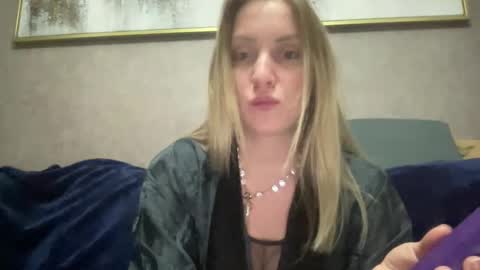 cosmo_blondiee online show from September 2025 07:18:02 PM