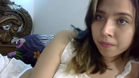 Liz Gwyneth Charlota online show from February 2025 07:31:02 PM