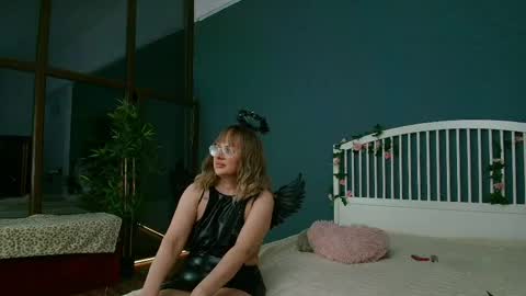 Snapshot of cougarmilf_ chatting on May 2026 08:10:02 PM cougarmilf_ online show from May 2026 08:10:02 PM