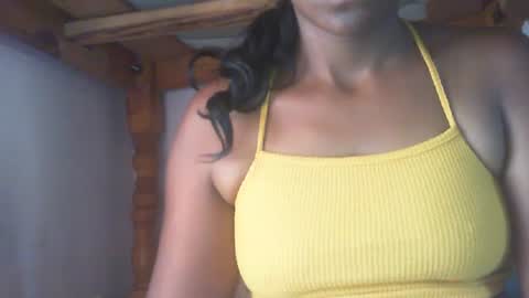 Snapshot of couleur_vanille chatting on January 2025 05:54:01 AM couleur_vanille online show from January 2025 05:54:01 AM