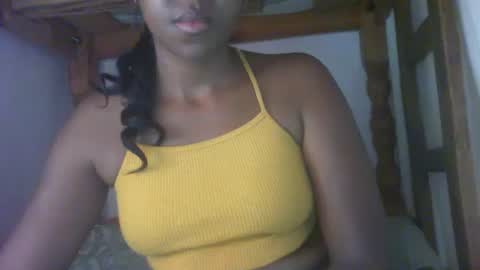 Snapshot of couleur_vanille chatting on January 2025 07:29:01 AM couleur_vanille online show from January 2025 07:29:01 AM