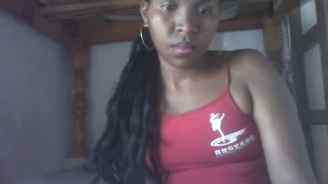 Snapshot of couleur_vanille chatting on March 2025 05:49:02 AM couleur_vanille online show from March 2025 05:49:02 AM