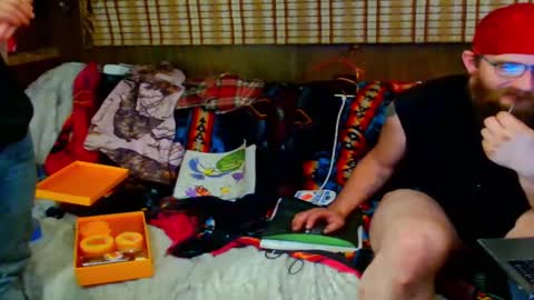 Alaskawildcouple online show from September 2025 01:15:01 PM