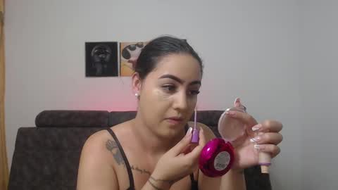  ALEJANDRO Y EMILY  online show from March 2025 11:17:01 AM