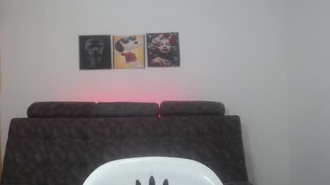  ALEJANDRO Y EMILY  online show from March 2025 02:34:01 PM