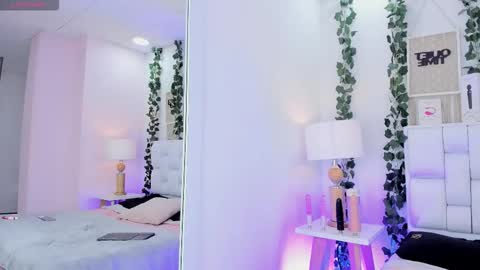 lola y juan online show from November 2025 04:12:01 AM