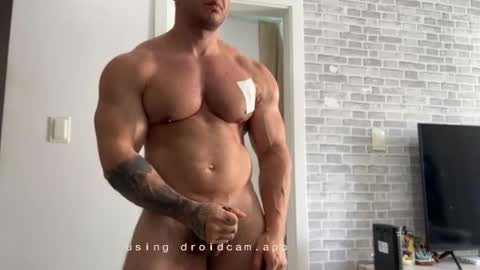 couplemuscle40 online show from November 2025 01:34:02 PM