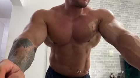 couplemuscle40 online show from May 2026 02:55:01 PM