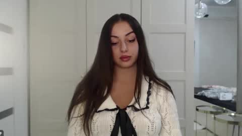 Snapshot of courtney_lux chatting on October 2025 04:07:02 PM Courtney online show from October 2025 04:07:02 PM