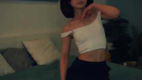 Yui online show from February 2025 10:37:02 AM