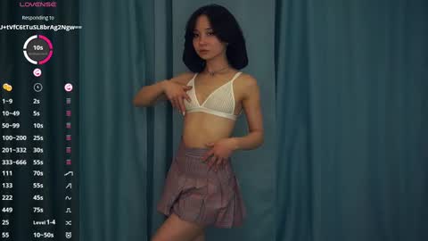 Yui online show from February 2025 01:39:01 PM