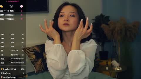 Yui online show from March 2025 10:45:01 AM