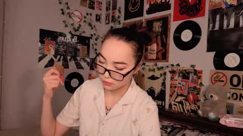 Yuna online show from November 2025 08:57:01 PM