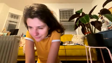 covergirl9 online show from November 2025 02:00:02 AM