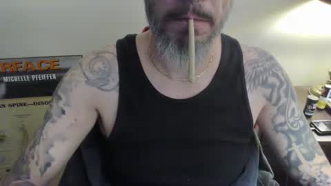 Snapshot of cpl_inlove chatting on December 2024 08:47:01 PM cpl_inlove online show from December 2024 08:47:01 PM