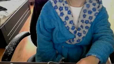 Snapshot of crafty_kity chatting on April 2026 08:48:01 AM Mary online show from April 2026 08:48:01 AM