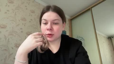 Elise online show from September 2025 08:05:01 AM