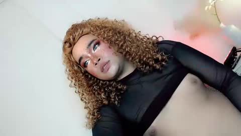 Hot Ayisha online show from February 2025 06:15:02 PM