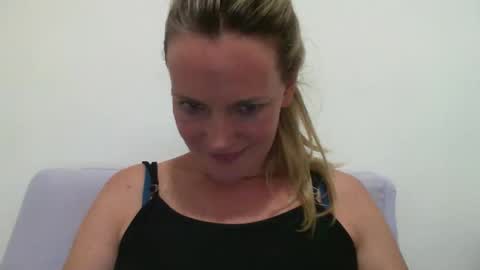 Anny online show from January 2025 11:39:01 PM