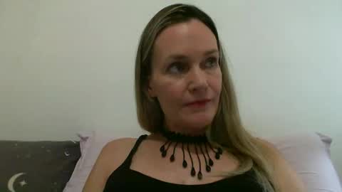Anny online show from February 2025 09:54:01 PM