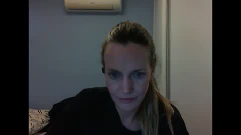 Anny online show from September 2025 10:57:02 PM