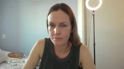 Anny online show from December 2025 10:46:01 AM