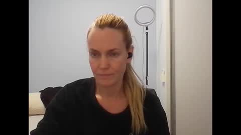 Anny online show from May 2026 12:18:01 AM