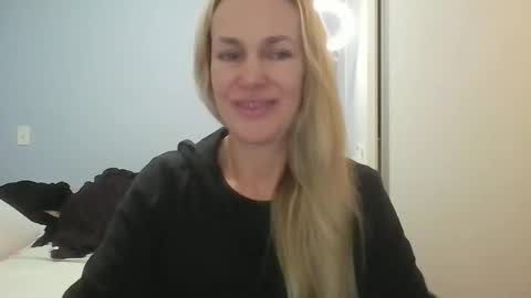 Anny online show from May 2026 12:22:02 PM