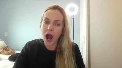 Snapshot of crazyanny chatting on June 2026 10:54:02 AM Anny online show from June 2026 10:54:02 AM