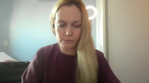Snapshot of crazyanny chatting on June 2026 12:18:02 PM Anny online show from June 2026 12:18:02 PM