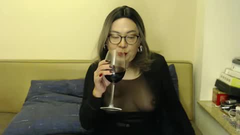 Kelly   online show from January 2025 05:38:01 PM