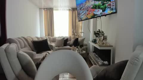 LAURA online show from November 2025 05:34:02 PM