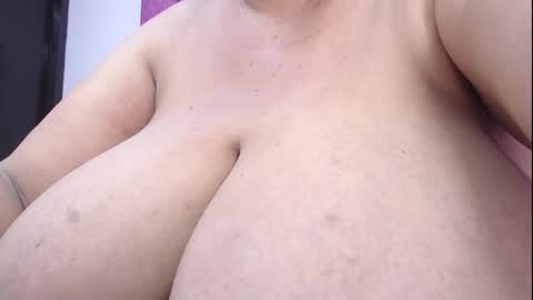 diosalinda online show from February 2026 08:15:01 PM