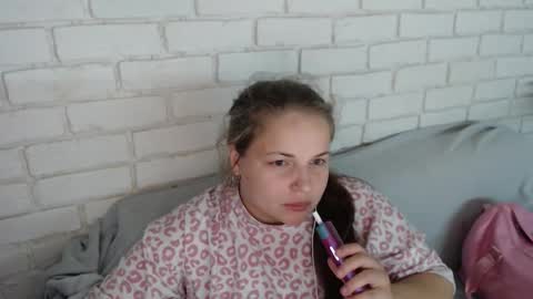 Crazyy Girl  online show from October 2025 02:25:01 PM